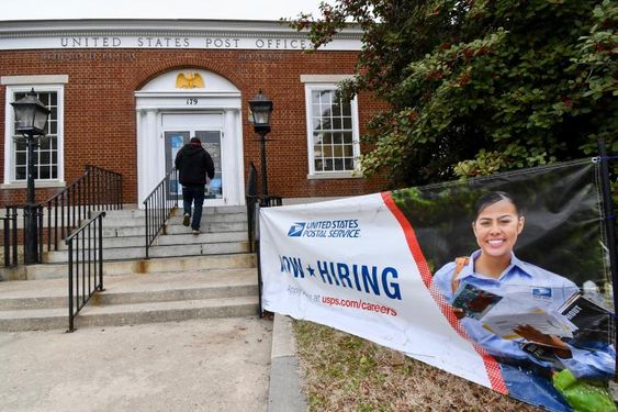 US adds 223,000 jobs in December, ending 2022 on high note